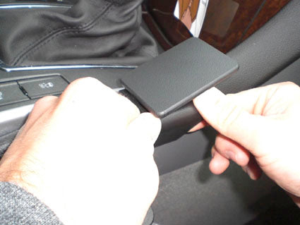 Brodit ProClip 834419 voor Cadillac SRX 2010-2016 - detail van dashboardmontage