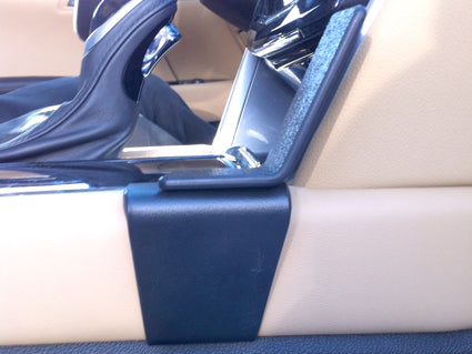 Brodit ProClip 834819 voor Cadillac XTS 2012-2019 - detail van dashboardmontage