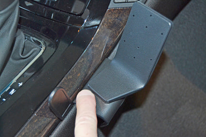 Brodit ProClip 834965 voor Cadillac CTS Coupe 2011-2014 en Cadillac CTS 2008-2013 - detail van dashboardmontage