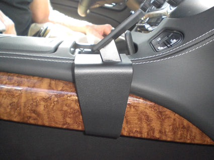 Brodit ProClip 835016 voor Chevrolet Tahoe 2015-2020, Chevrolet Suburban 2015-2020 e.a. - detail van dashboardmontage