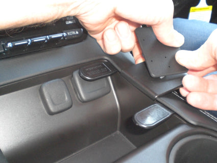 Brodit ProClip 835025 voor Chevrolet Tahoe 2015-2020, Chevrolet Suburban 2015-2020 e.a. - detail van dashboardmontage