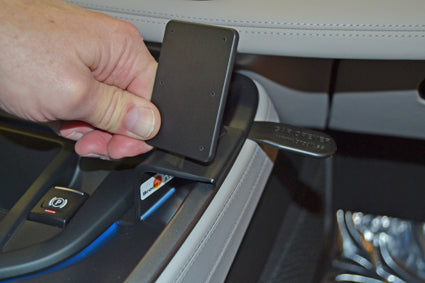 Brodit ProClip 835174 voor BMW i8 2014-2020 - detail van dashboardmontage