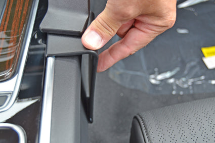 Brodit ProClip 835224 voor Jaguar XF 2016-2018 en Jaguar XE 2016-2018 - ProClip geplaatst in het voertuig