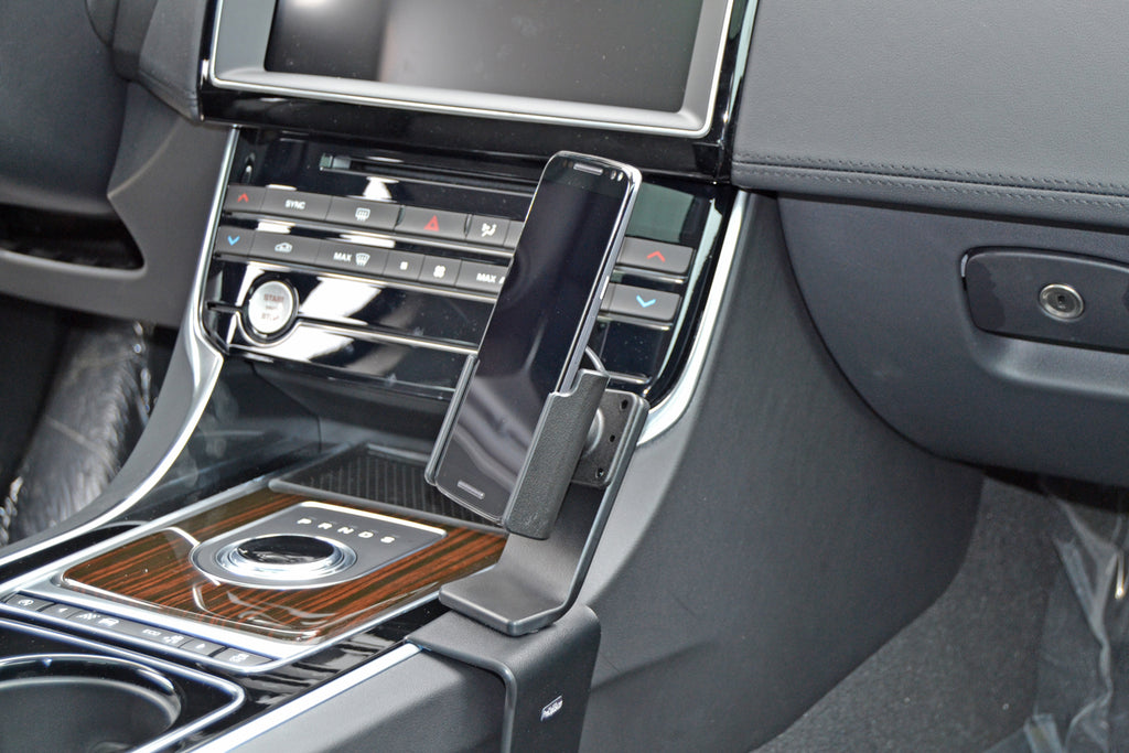 Brodit ProClip 835224 voor Jaguar XF 2016-2018 en Jaguar XE 2016-2018 - montagefoto 6