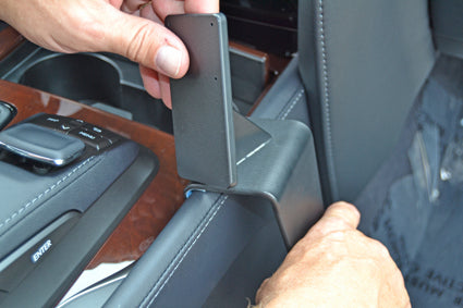 Brodit ProClip 835235 voor Lexus LX Series 2016-2021 - montagepositie op dashboard