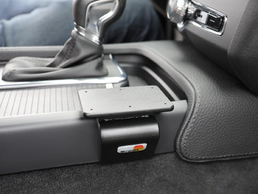 Brodit ProClip 835392 voor Volvo V90 2017-2025 en Volvo S90 2017-2025 - detail van dashboardmontage