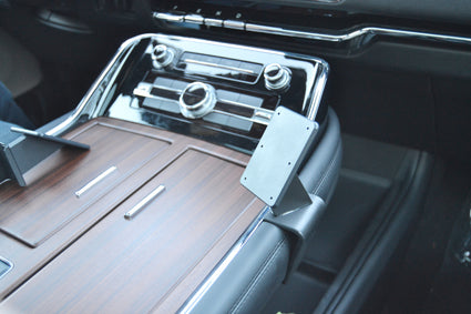 Brodit ProClip 835438 voor Lincoln Navigator 2018-2024 - detail van dashboardmontage