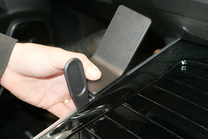 Brodit ProClip 835607 voor Mercedes Benz GLB-Class 2020-2026 en Mercedes Benz EQB 2022-2026 - ProClip geplaatst in het voertuig