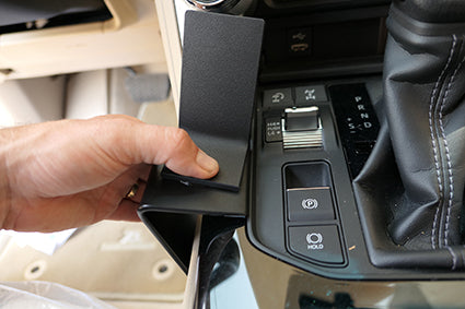 Brodit ProClip 835703 voor Toyota LandCruiser 300 2021-2026 - ProClip geplaatst in het voertuig