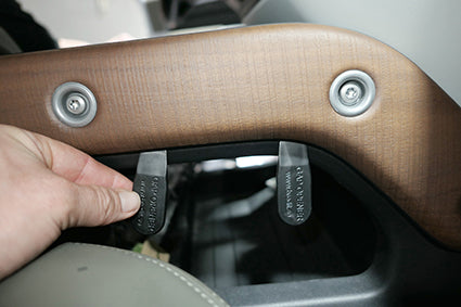 Brodit ProClip 835780 voor Land Rover Defender 2020-2026 - montagepositie op dashboard