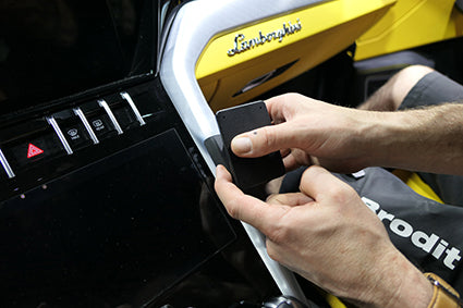 Brodit ProClip 835790 voor Lamborghini Urus 2018-2025 - montagepositie op dashboard