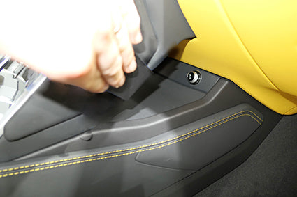 Brodit ProClip 835790 voor Lamborghini Urus 2018-2025 - detail van dashboardmontage
