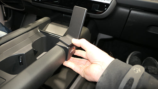 Brodit ProClip 835949 voor Hyundai Ioniq 6 2023-2026 - detail van dashboardmontage