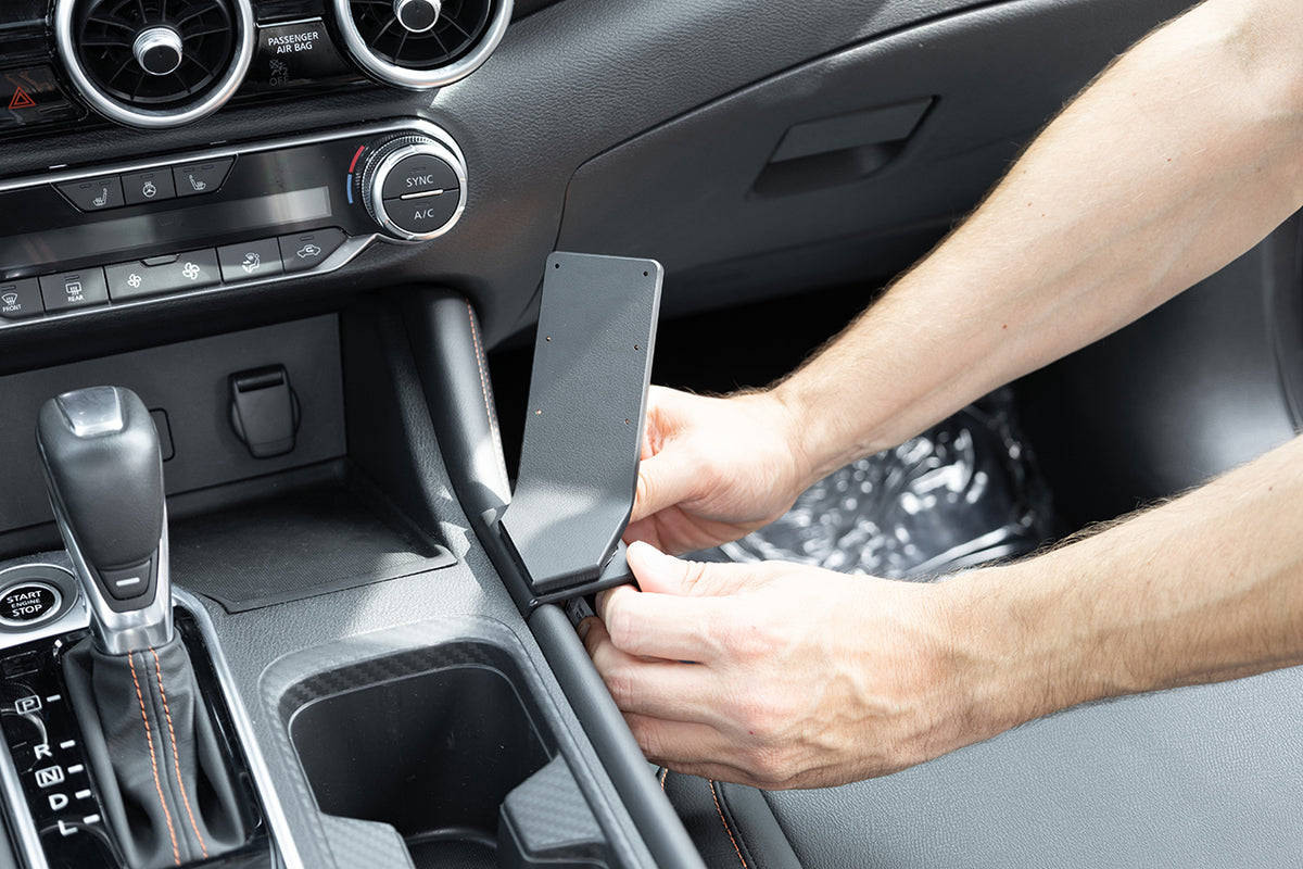 Brodit ProClip 836012 voor Nissan Sentra 2020-2025 - ProClip geplaatst in het voertuig