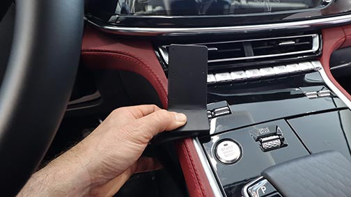 Brodit ProClip 836046 voor Changan CS85 2019-2025 - detail van dashboardmontage