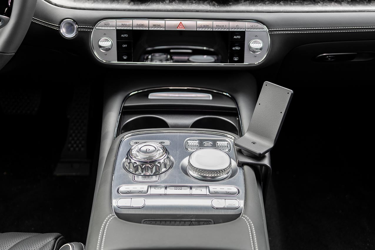Brodit ProClip 836093 voor Genesis G90 2023-2026 - montagefoto 7