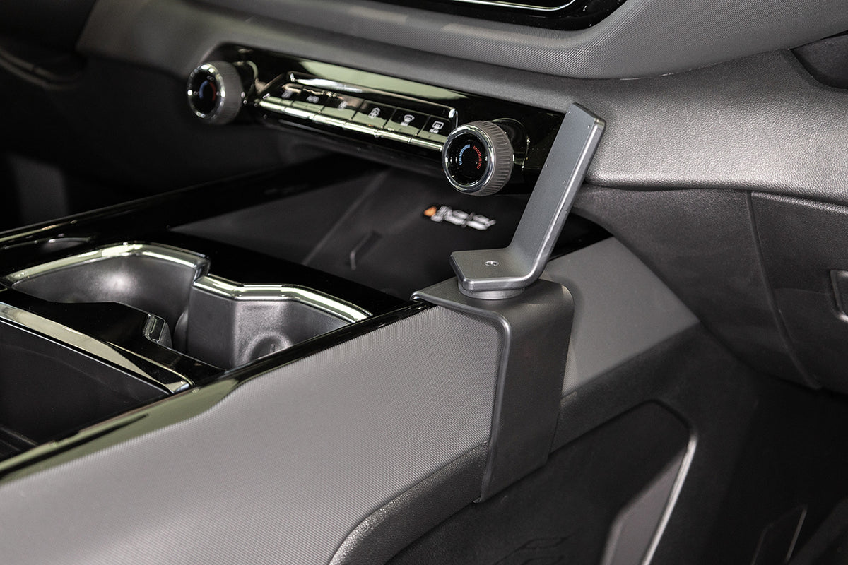 Brodit ProClip 836131 voor Chevrolet Silverado EV 2024-2026 - montagefoto 6