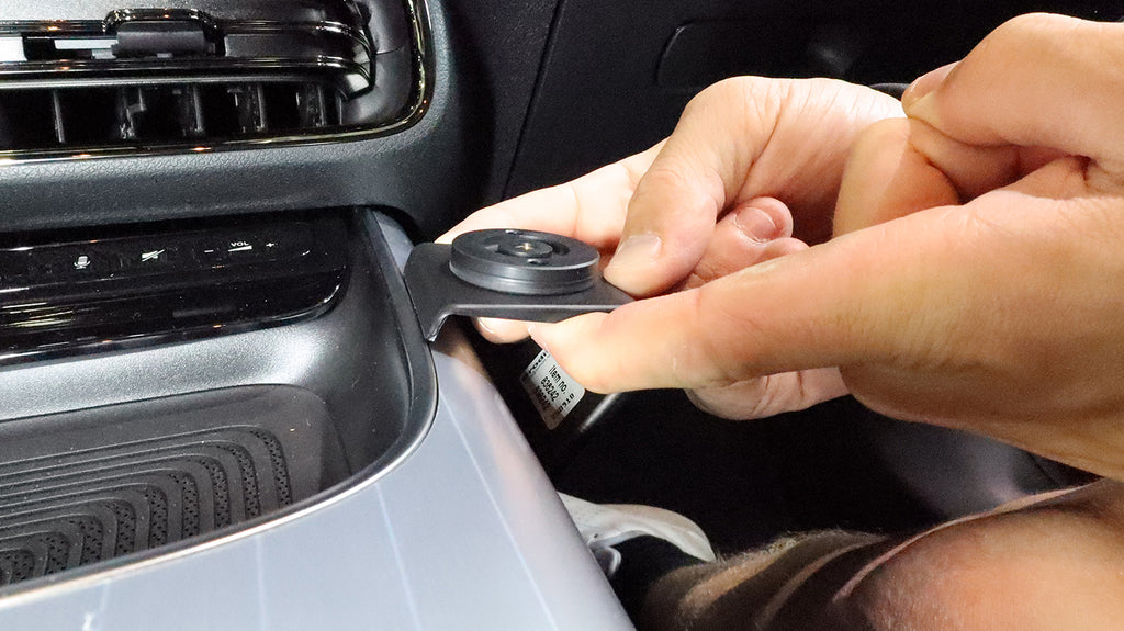 Brodit ProClip 836242 voor Mercedes Benz GLB-Class 2027-2027 en Mercedes Benz CLA-Class 2026-2026 - ProClip geplaatst in het voertuig