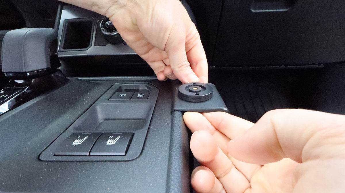 Brodit ProClip 836317 voor Toyota HiLux 2027 - ProClip geplaatst in het voertuig