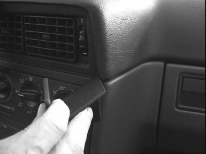 Brodit ProClip 851936 voor Volvo 850 1992-1997 - montagepositie op dashboard
