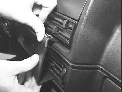 Brodit ProClip 851959 voor Volkswagen Rabbit 1984-1991, Volkswagen Jetta 1984-1991 e.a. - ProClip geplaatst in het voertuig
