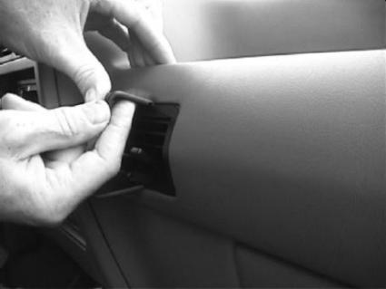 Brodit ProClip 852008 voor Ford Ranger 1993-1994 en Ford Explorer 1993-1994 - ProClip geplaatst in het voertuig