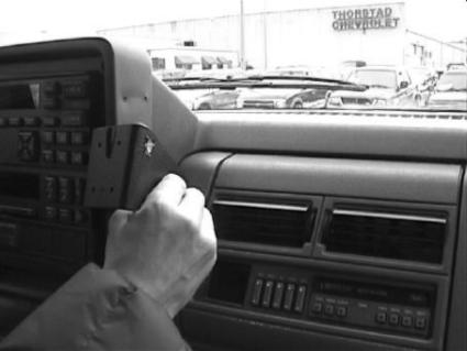 Brodit ProClip 852115 voor Chevrolet Tahoe 1992-1994, Chevrolet Suburban 1992-1994 e.a. - ProClip geplaatst in het voertuig