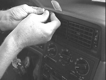 Brodit ProClip 852127 voor Volvo 850 1992-1997 - ProClip geplaatst in het voertuig