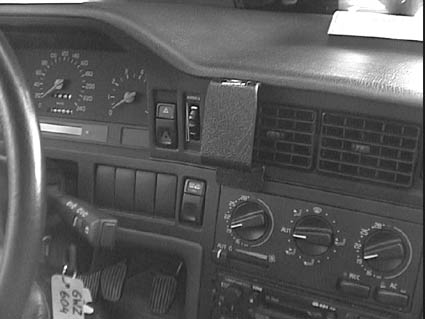 Brodit ProClip 852127 voor Volvo 850 1992-1997 - installatiepositie