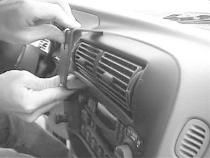 Brodit ProClip 852151 voor Ford Sport Track 2001-2007, Ford Ranger 1995-2012 e.a. - montagepositie op dashboard