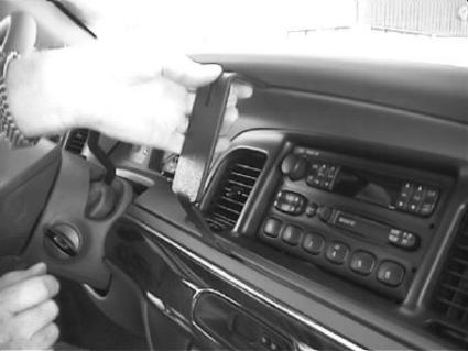 Brodit ProClip 852156 voor Ford Crown Victoria 1995-2012, Mercury Marauder 2003-2005 en Mercury Grand Marquis 1995-2010 - ProClip geplaatst in het voertuig