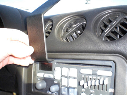 Brodit ProClip 852246 voor Pontiac Trans Am 1993-2003 en Pontiac Firebird 1993-2003 - ProClip geplaatst in het voertuig