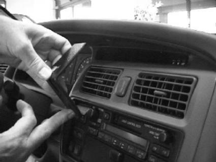 Brodit ProClip 852267 voor Toyota Avalon 1995-1999 - montagepositie op dashboard