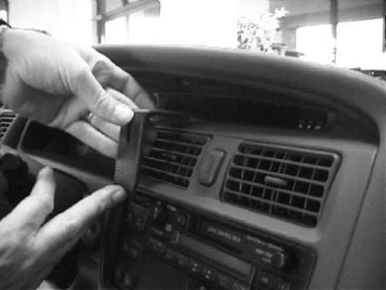 Brodit ProClip 852267 voor Toyota Avalon 1995-1999 - ProClip geplaatst in het voertuig