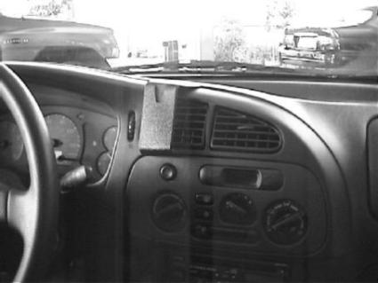 Brodit ProClip 852306 voor Mitsubishi Mirage 1996-2001, Mitsubishi Lancer 1996-2003 en Mitsubishi Colt 1996-2004 - installatiepositie