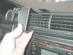 Brodit ProClip 852403 voor Volkswagen Passat 1998-2005 en Volkswagen Passat 1997-2005 - ProClip geplaatst in het voertuig