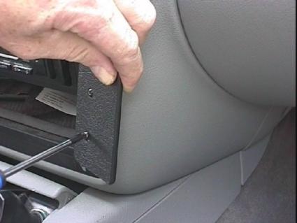 Brodit ProClip 852404 voor Volkswagen Passat 1998-2005 en Volkswagen Passat 1997-2005 - detail van dashboardmontage