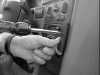 Brodit ProClip 852412 voor Volvo V70 1997-2000, Volvo S70 1997-2000 en Volvo C70 1997-2005 - detail van dashboardmontage