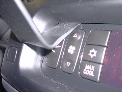 Brodit ProClip 852414 voor Mitsubishi L200 1997-2005 - montagepositie op dashboard