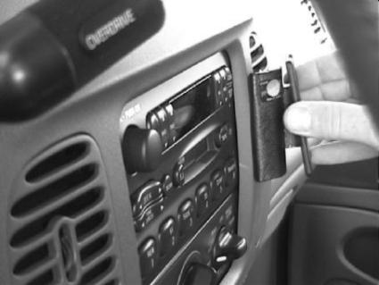 Brodit ProClip 852442 voor Ford F-Series 150 1997-1998, Ford Expedition 1997-1998 e.a. - montagepositie op dashboard