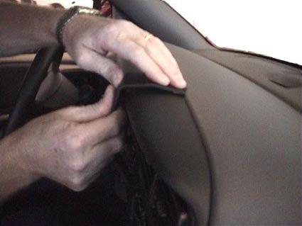 Brodit ProClip 852445 voor Dodge Durango 4WD 1997-2000, Dodge Durango 2WD 1997-2000 e.a. - detail van dashboardmontage