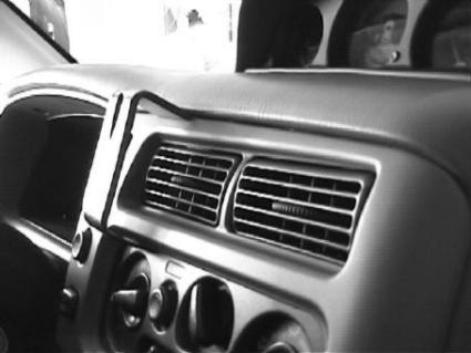 Brodit ProClip 852447 voor Mitsubishi Pajero Sport 1999-2006 en Mitsubishi Montero Sport 1997-2005 - detail van dashboardmontage