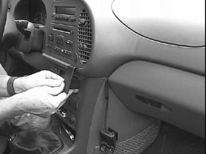 Brodit ProClip 852478 voor Saab 900 1994-1998 en Saab 9-3 1998-2002 - detail van dashboardmontage