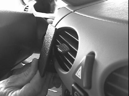 Brodit ProClip 852510 voor Mercedes Benz A-Class 1998-2000 - detail van dashboardmontage