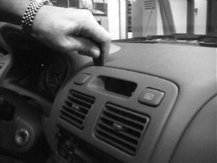Brodit ProClip 852538 voor Toyota Corolla 1998-2002 - montagepositie op dashboard