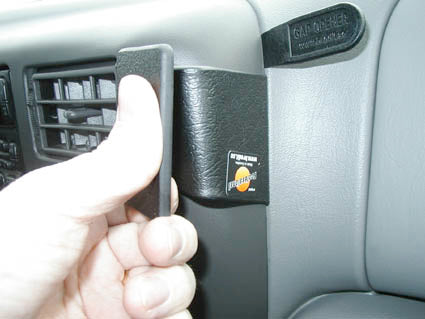 Brodit ProClip 852607 voor Ford F-Series 750 1999-2010, Ford F-Series 650 1999-2010 e.a. - detail van dashboardmontage