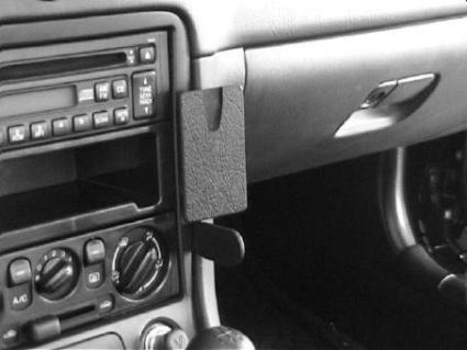 Brodit ProClip 852610 voor Mazda MX-5 1998-2005 en Mazda Miata 1998-2005 - montagepositie op dashboard