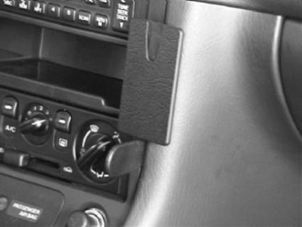Brodit ProClip 852610 voor Mazda MX-5 1998-2005 en Mazda Miata 1998-2005 - ProClip geplaatst in het voertuig