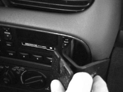 Brodit ProClip 852619 voor Chrysler Stratus 1995-2000, Chrysler Sebring Convertible 1995-2000 e.a. - montagepositie op dashboard