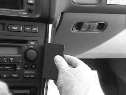 Brodit ProClip 852654 voor Acura TL 1999-2003 en Acura CL 2001-2003 - montagepositie op dashboard